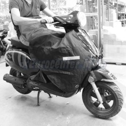 Cubrepiernas universal tipo Termoscud. Fijación frontal.