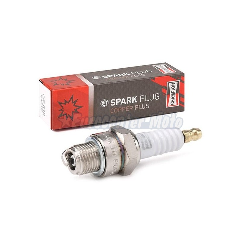 Bujía Champion RL82YC. Cuello corto con resistencia.