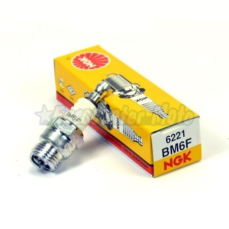 Bujía NGK BM6F. Motosierras, desbrozadoras...